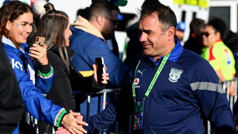 AUCKLAND, NEW ZEALAND - JULY 03: head coach Stacey Jones of the Warriors during the round 16 NRL match between the New Zealand Warriors and the Wests Tigers at Mt Smart Stadium, on July 03, 2022, in Auckland, New Zealand. (Photo by Hannah Peters/Getty Images)